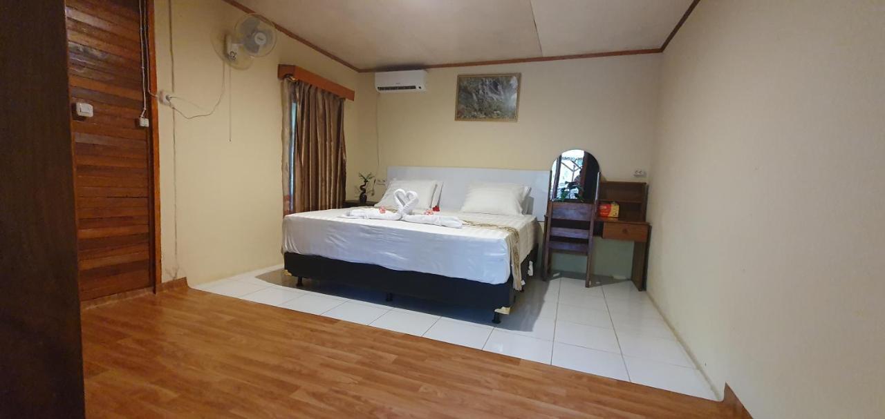 Bunaken Villa Queen'S Dive Manado Exterior photo