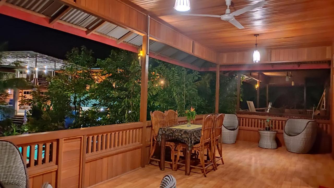 Bunaken Villa Queen'S Dive Manado Exterior photo
